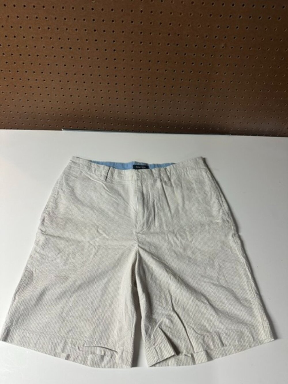 Nautica Classic Fit The Deck Khaki Chino Shorts. Size 38W. 100% Cotton.